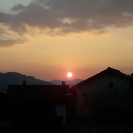 Pocitniska Hisa Maria Apartman *